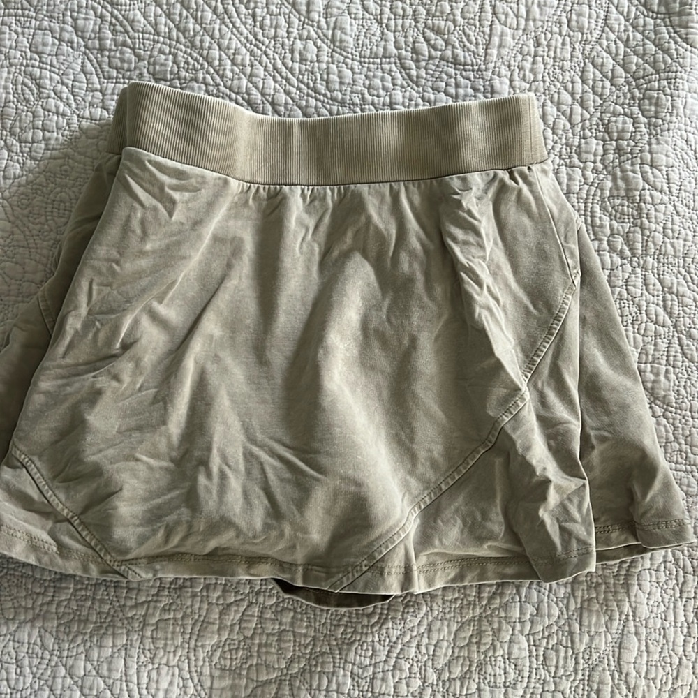 Skort with pocket in short